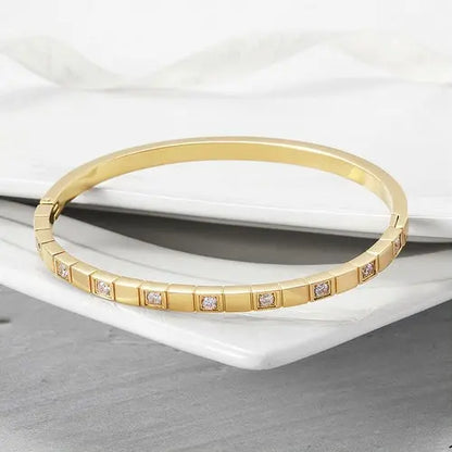 ALTERNATE PAVÉ STONE HINGED BANGLE    My Store