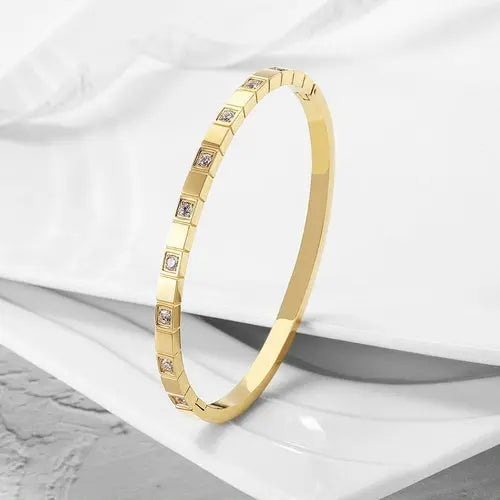 ALTERNATE PAVÉ STONE HINGED BANGLE    My Store