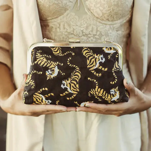 Sumatran Tiger Clutch, Black    My Store